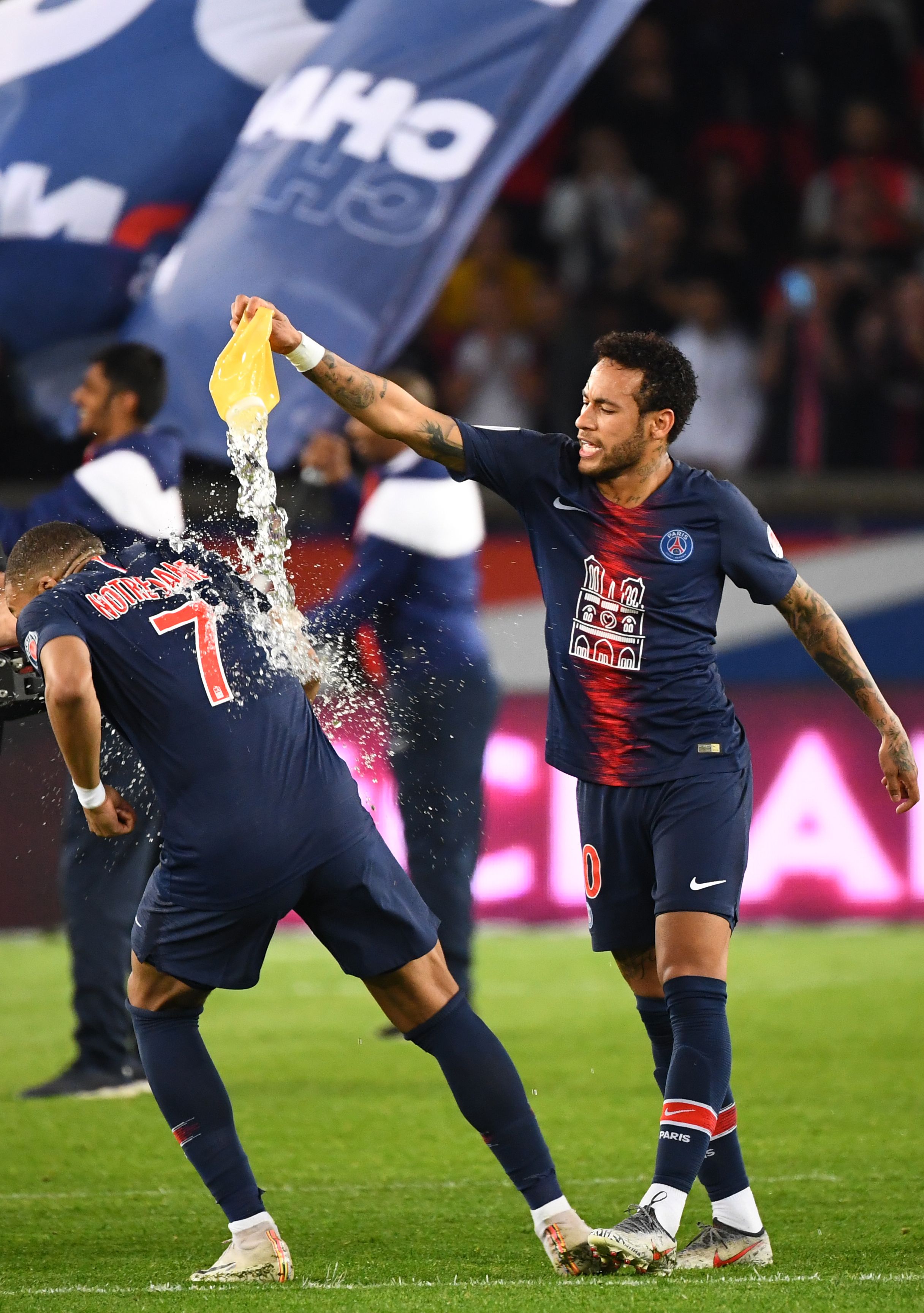 兰克尔-泽感谢李霄鹏：谢谢教练的信任，对你怀着最大的敬意