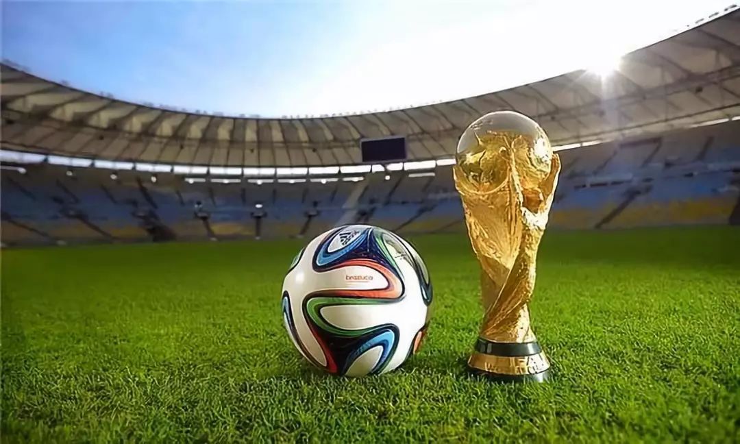 比利时11月世预赛大名单：库尔图瓦领衔，多库、特罗萨德在列