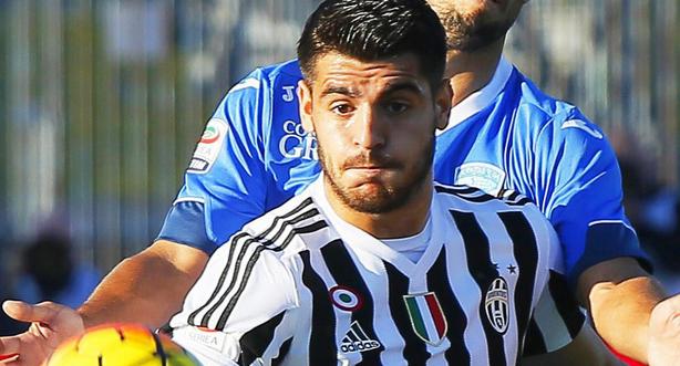 比赛结束后球员激动落泪