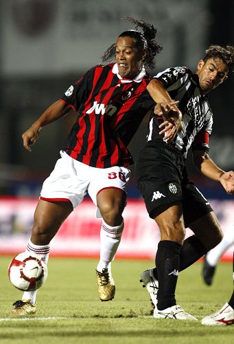 泽林斯基：我们感到愤怒，在场上看那绝不是一次犯规