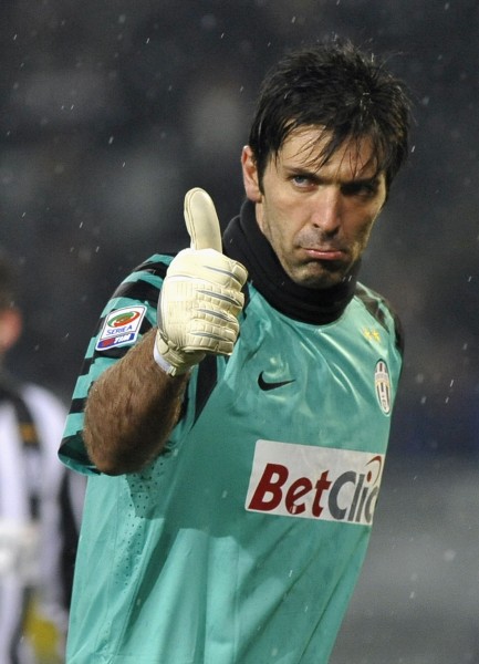 山东男篮选对了，连续2场比赛全队第一，中国男篮会有他一席之地吗